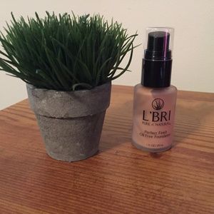 L'BRI Perfect Finish Oil- Free Foundation